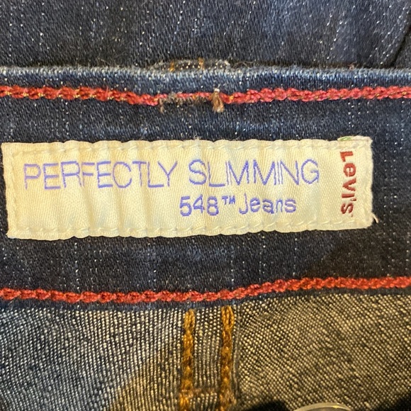 Levi’s perfectly slimming 548 capri jeans size 10​ - Picture 4 of 11